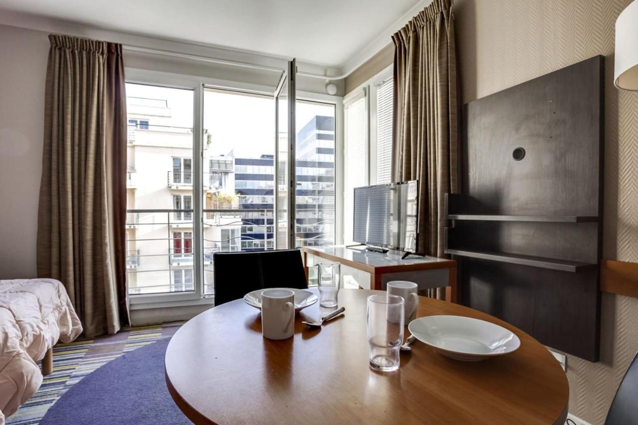 Guestready - Studio Cosy Pres Du Metro Issy-les-Moulineaux Esterno foto