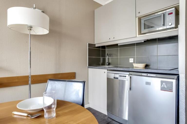 Guestready - Studio Cosy Pres Du Metro Issy-les-Moulineaux Esterno foto
